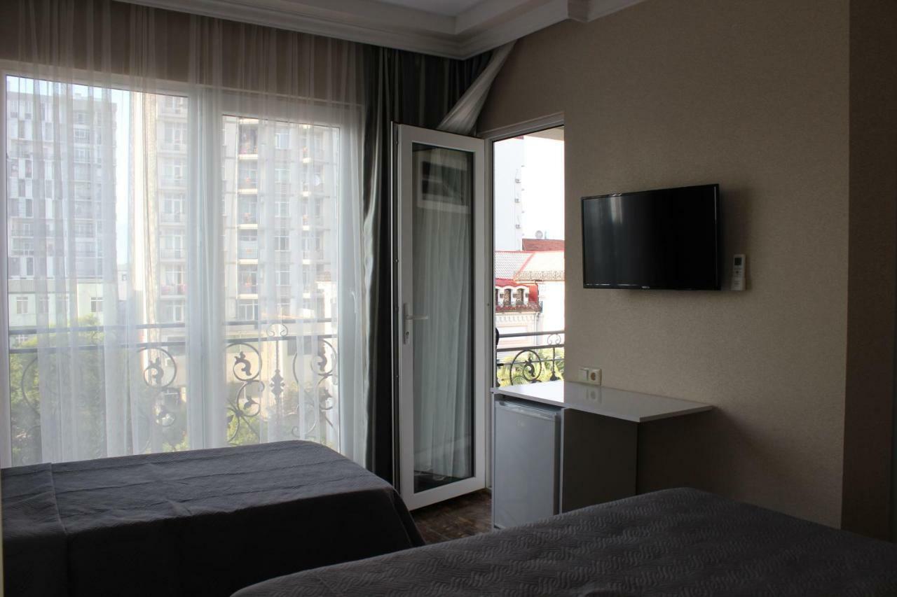 Hotel Union Batumi Exterior foto