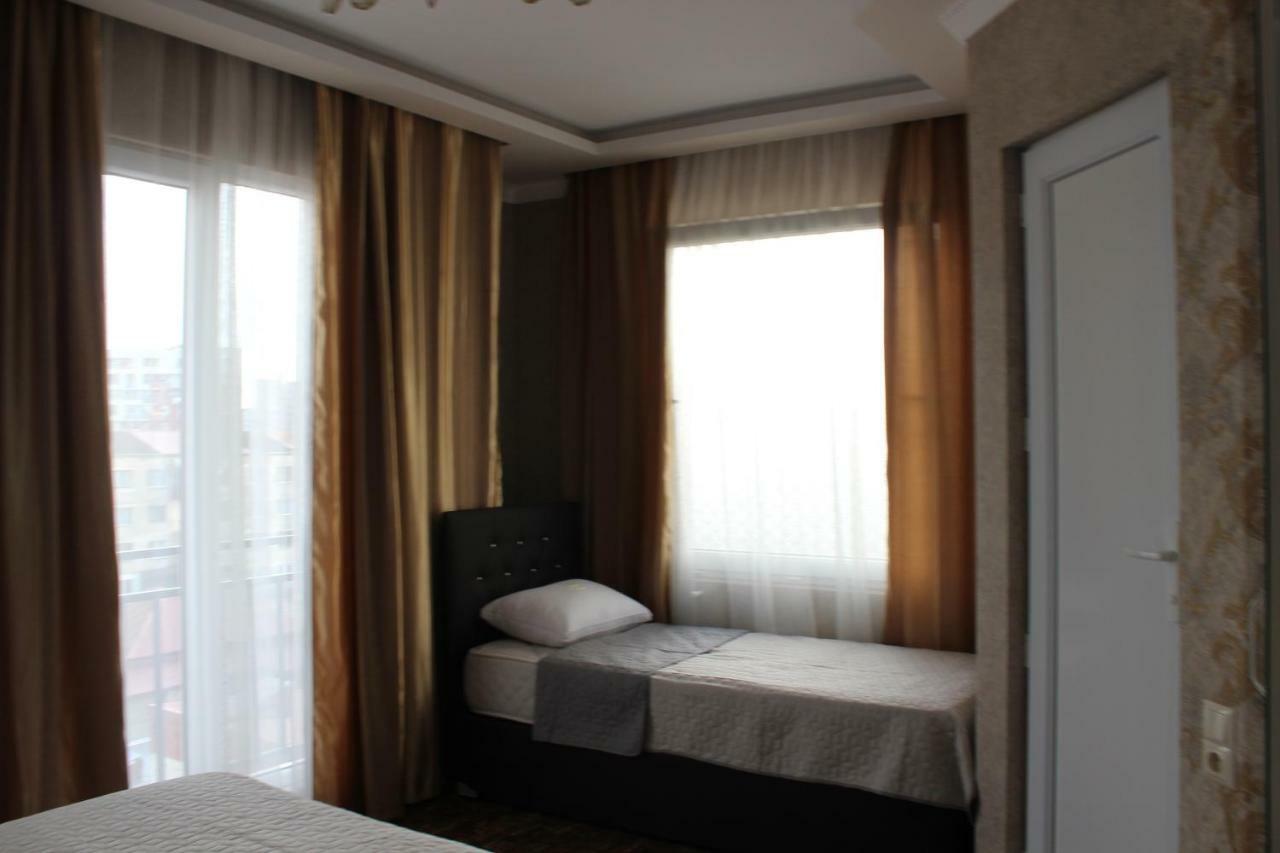 Hotel Union Batumi Exterior foto